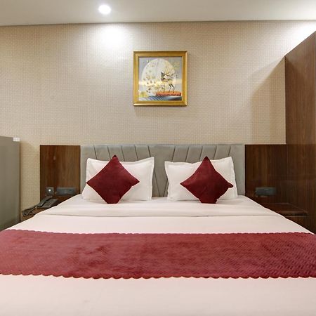 Limewood Stay - Millennium Huda City Center Гургаон Экстерьер фото