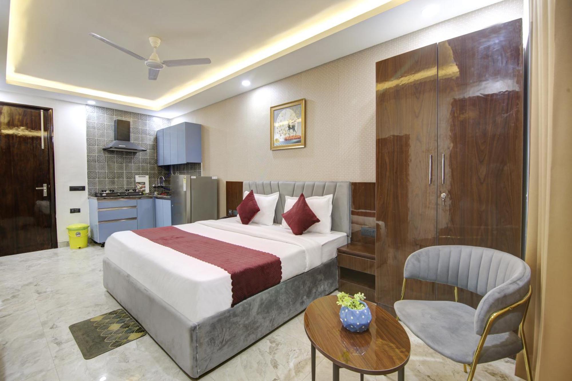 Limewood Stay - Millennium Huda City Center Гургаон Экстерьер фото