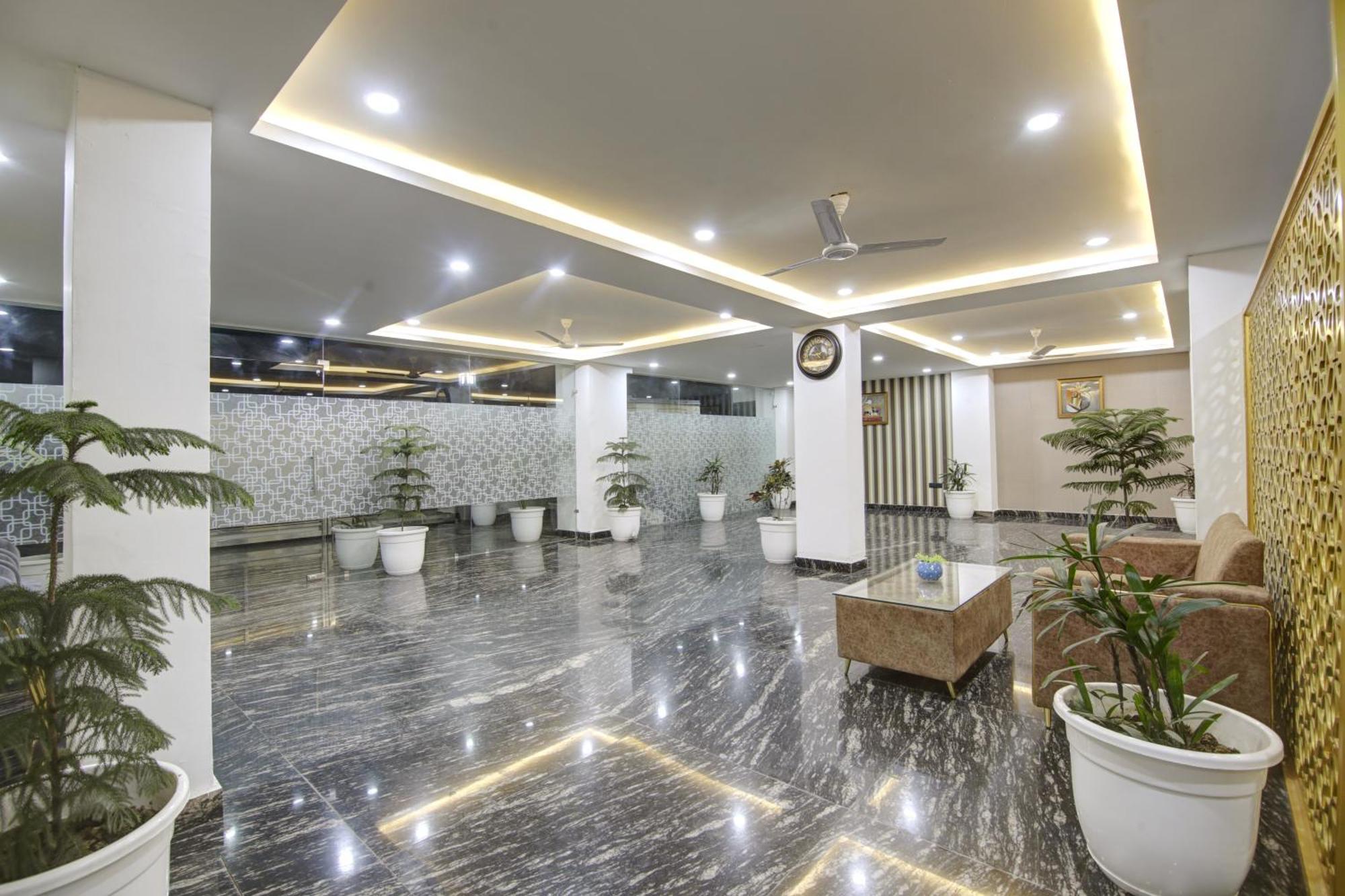Limewood Stay - Millennium Huda City Center Гургаон Экстерьер фото