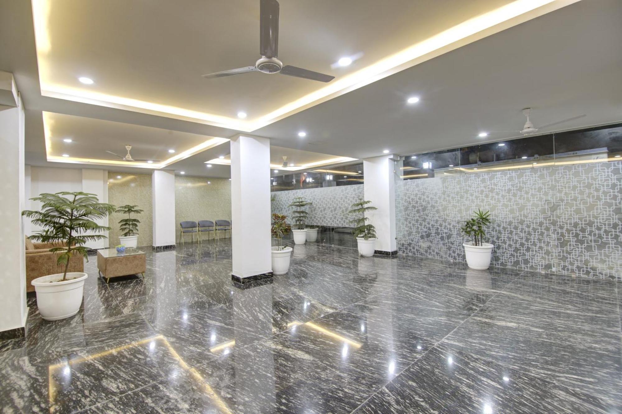 Limewood Stay - Millennium Huda City Center Гургаон Экстерьер фото