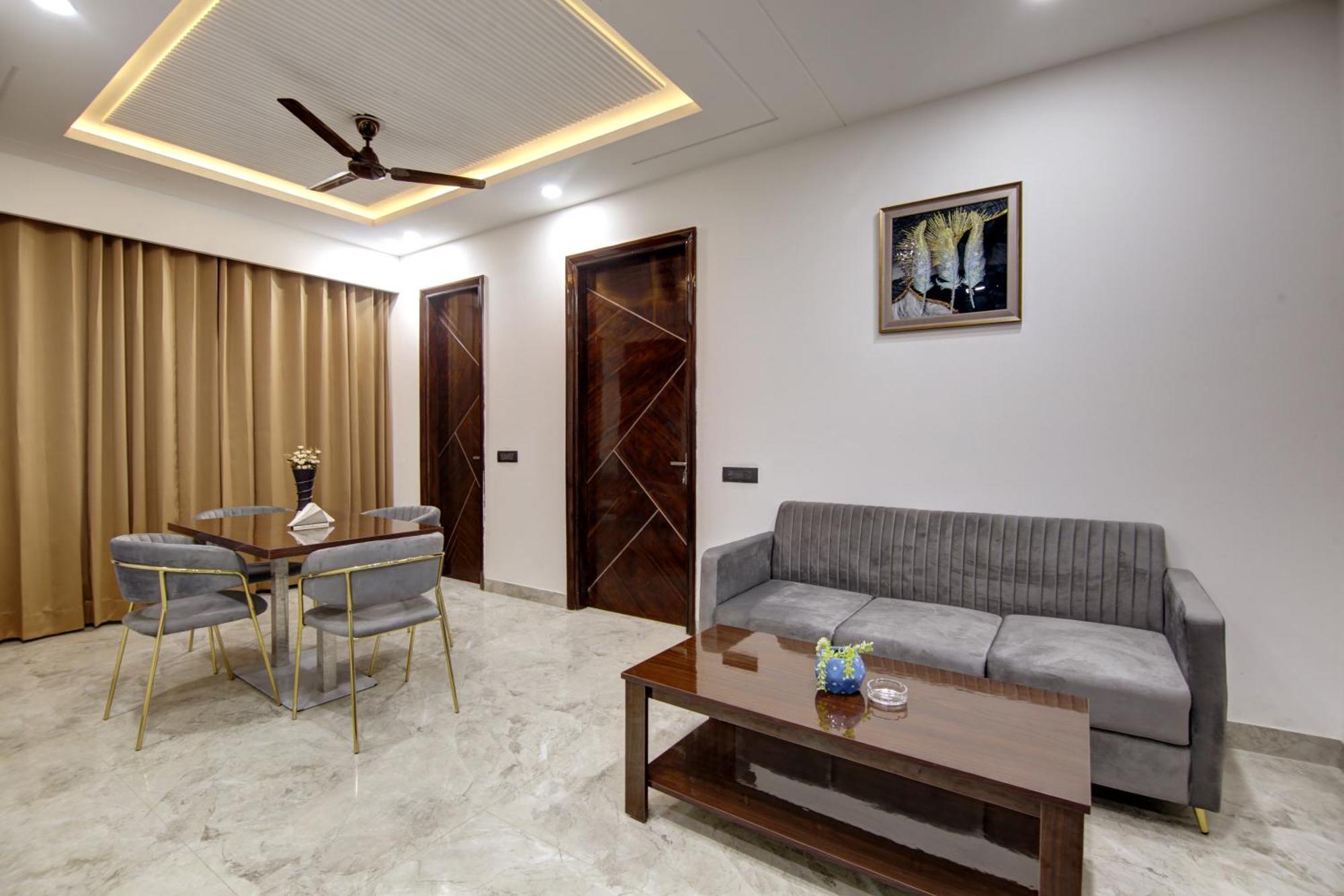 Limewood Stay - Millennium Huda City Center Гургаон Экстерьер фото
