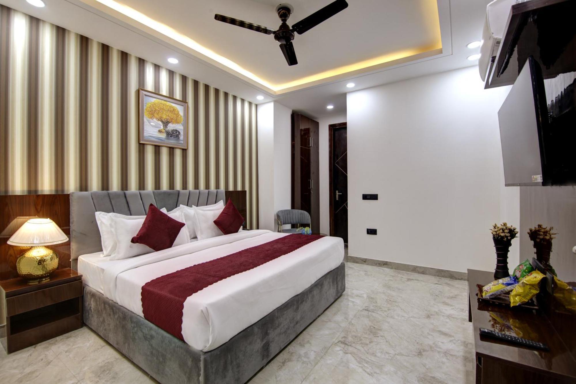 Limewood Stay - Millennium Huda City Center Гургаон Экстерьер фото