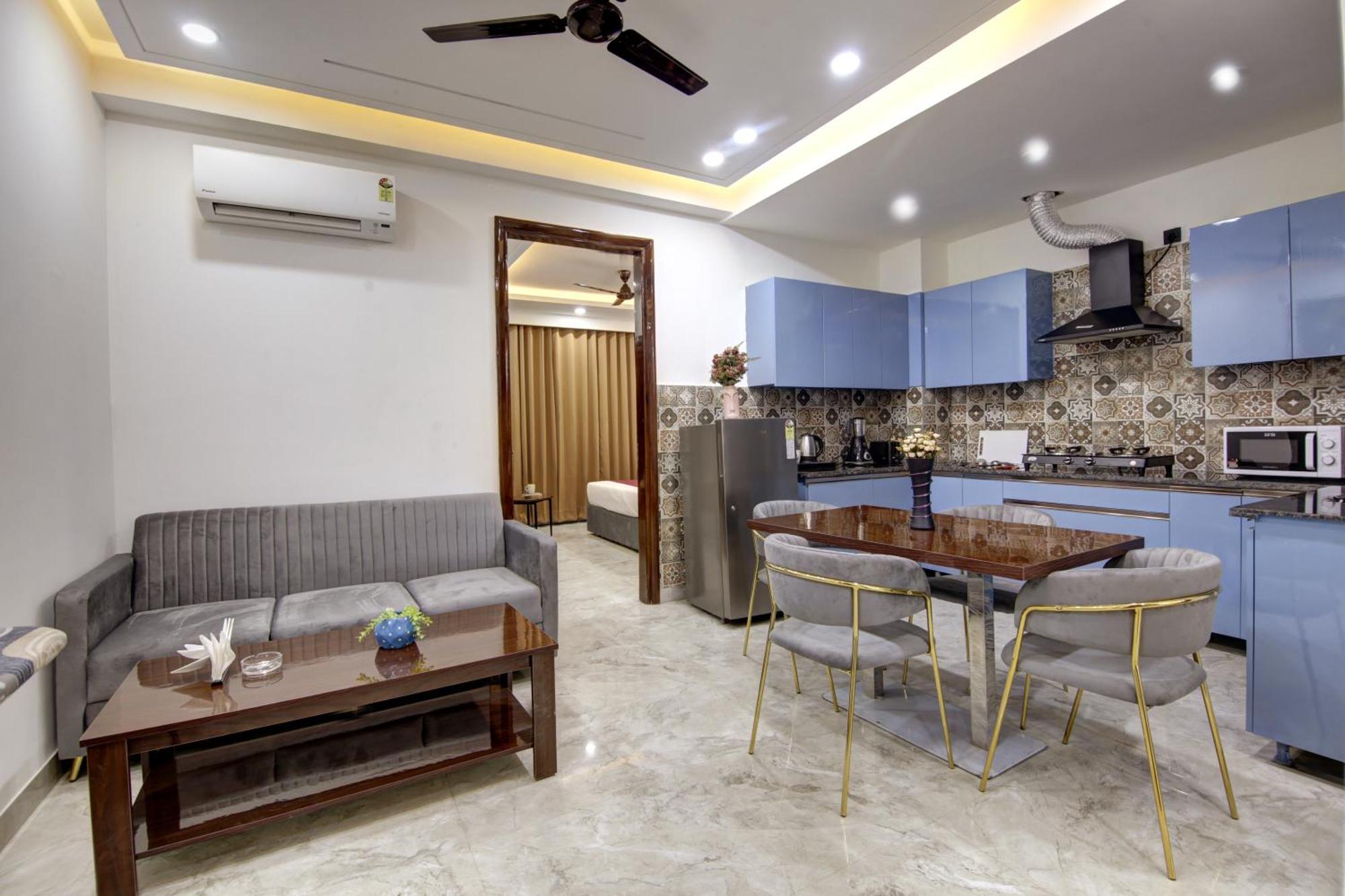Limewood Stay - Millennium Huda City Center Гургаон Экстерьер фото