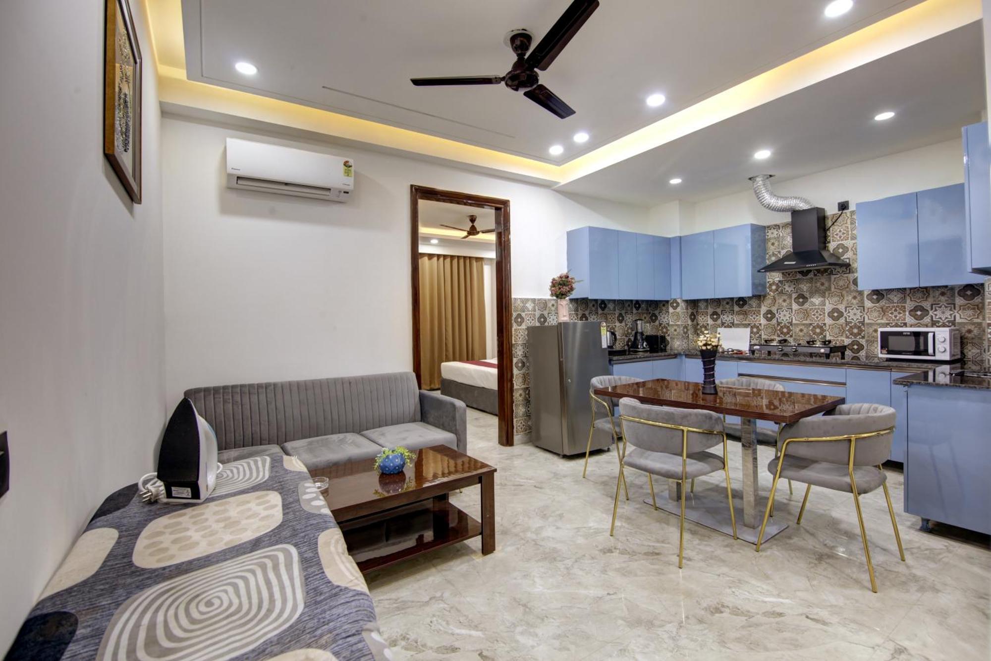 Limewood Stay - Millennium Huda City Center Гургаон Экстерьер фото