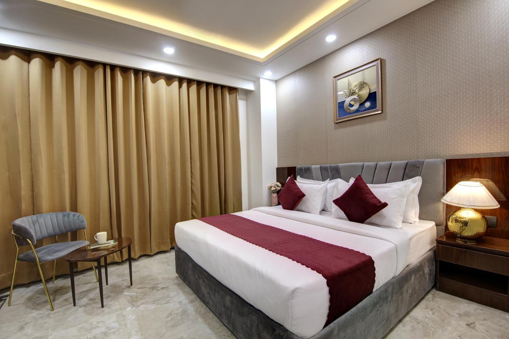Limewood Stay - Millennium Huda City Center Гургаон Экстерьер фото