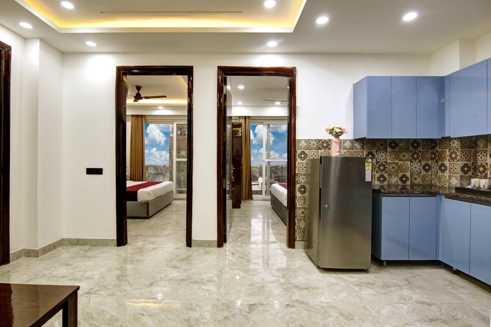Limewood Stay - Millennium Huda City Center Гургаон Экстерьер фото